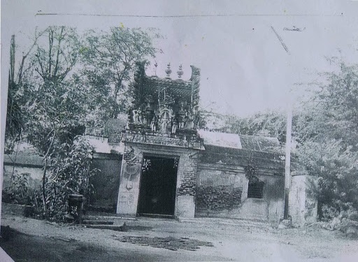 The ancient Kashi Vishwanathar temple in Karanthai